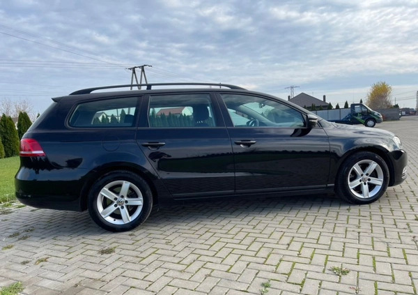 Volkswagen Passat cena 27900 przebieg: 245000, rok produkcji 2013 z Żelechów małe 667